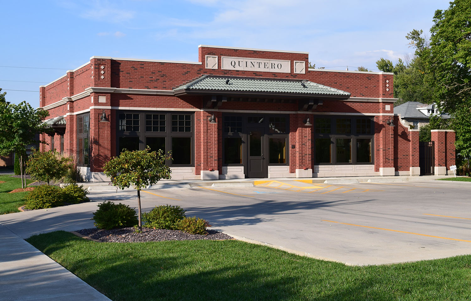 Quintero Dental Office building exterior